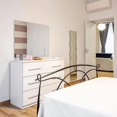 Appartamento Guesthost - Mon - Pet Friendly La Spezia